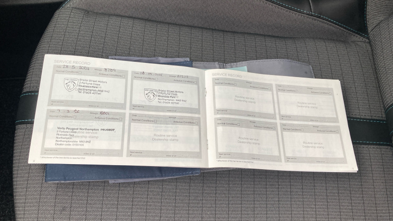 Peugeot 208 1.2 PureTech 100 Allure Premium 5dr EAT8 Petrol Hatchback